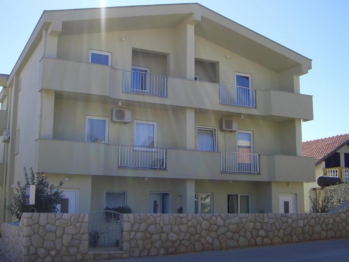 Apartments Ana Vir Εξωτερικό φωτογραφία